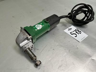 Overzichtsfoto van Hitachi CN 16SA knabbelschaar