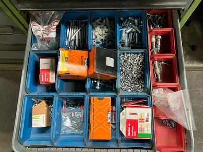 Översiktsbild av Diverse bevestigingsmaterialen