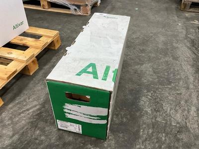Overview picture of Schneider Electric ATV630D18N4 Frequentieregelaar