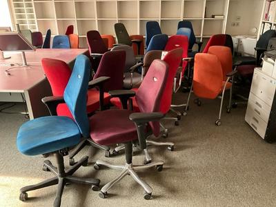 Immagine panoramica di Bureaustoelen