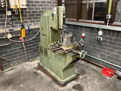 Overzichtsfoto van Cincinnati M127 verticale steekmachine