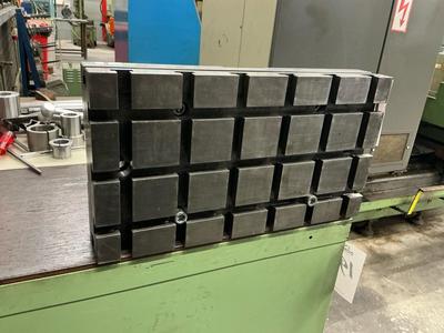 Overzichtsfoto van T-gleuf opspantafel