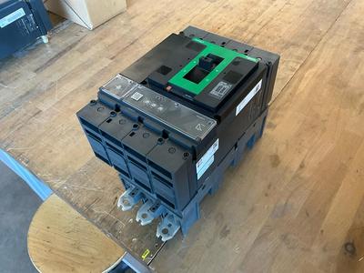Übersichtsbild von 2023 schneider NSX 400F Leistungsschalter