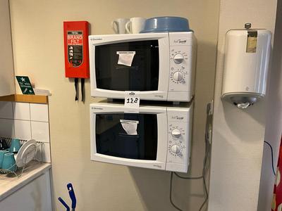 Immagine panoramica di microonde electrolux (2x)