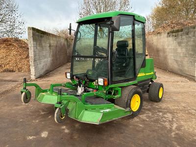 Overzichtsfoto van 2004 John Deere 1505 mulching zitmaaier