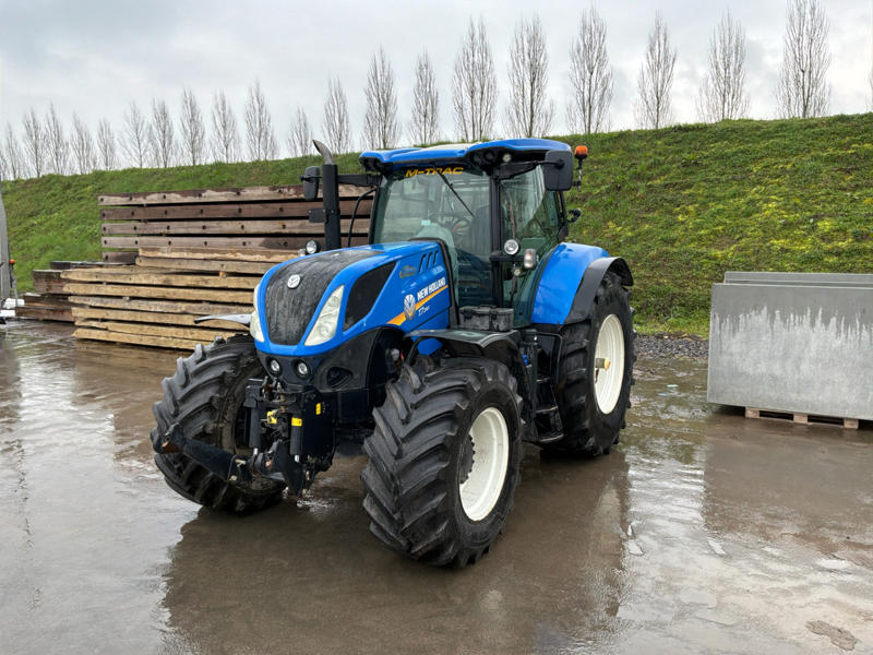 2018 New holland T7 260 four-wheel drive Tractor