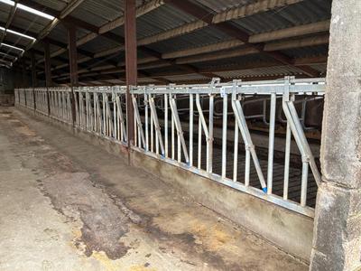 Overzichtsfoto van Voerhekken met vastzetfunctie (7x)