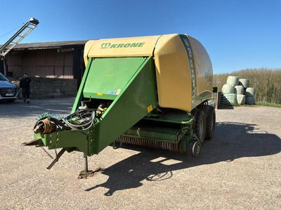 Overview picture of 2004 Krone Big Pack 1270 Baler