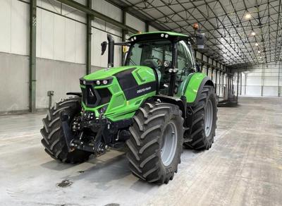 Overview picture of Deutz-Fahr Agrotron 6165 RC-Shift 4-wheel drive agricultural tractor