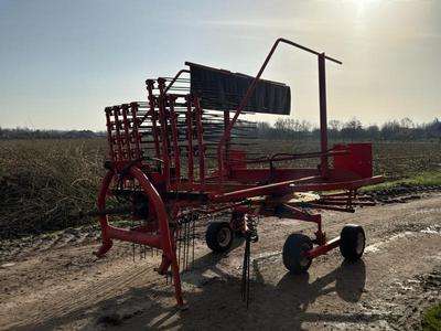 Overzichtsfoto van 1992 Kuhn GA4501GM grashark