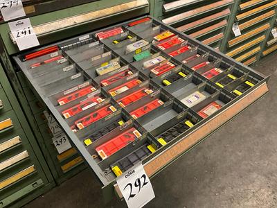 Immagine panoramica di piastre per scalpelli