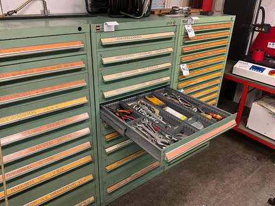 Übersichtsbild von Vidmar diverses Werkzeug einschließlich Schubladeneinheit