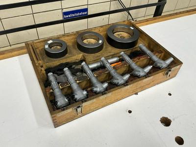 Immagine panoramica di Calibro per viti interne a 3 punti Tesa (6x)