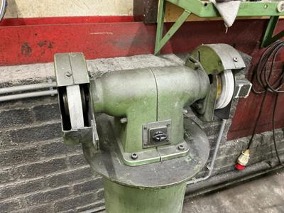 Photo d'aperçu de Meuleuse d'établi double