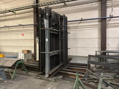 Overview picture of hydraulic glue press