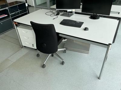 Übersichtsbild von USM Haller Desk setup