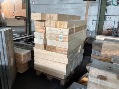 Immagine panoramica di Costruzione della confezione in legno