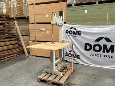 Overzichtsfoto van 2008 Comec BPS/1 pneumatische bekledingspers