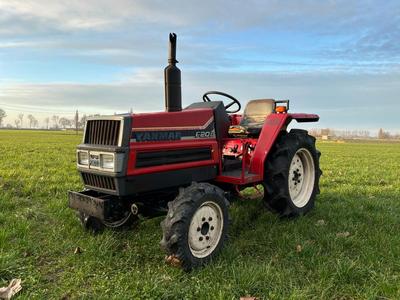 Overzichtsfoto van Yanmar F20D vierwielaangedreven minitractor