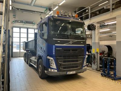 Overzichtsfoto van C | Combinatie 2014 Volvo FH 540 84 TR 8x4 Joab haakarmsysteem met hulpstukken (11, 29, 30, 39)