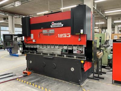 Overzichtsfoto van Amada HFBO 125-3 press brake