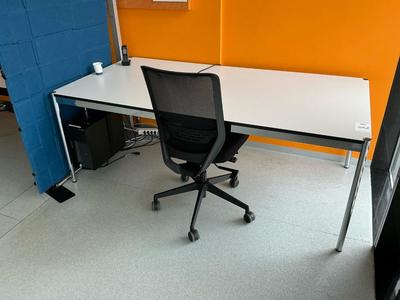 Übersichtsbild von USM Haller Desk setup