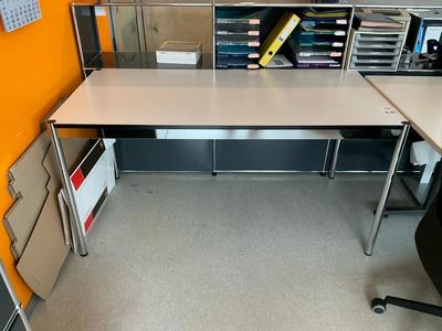 Übersichtsbild von USM Haller Desk setup