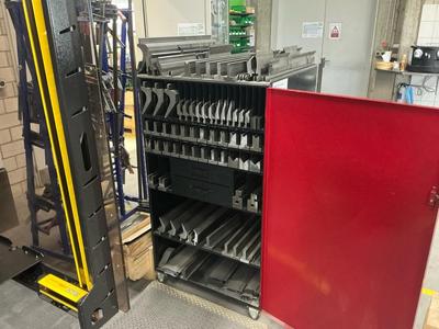 Overzichtsfoto van press brake tooling