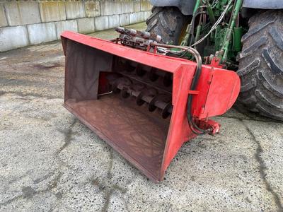 Översiktsbild av transporterad foderkrybba