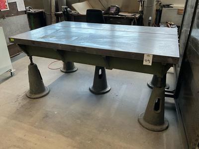 Overview picture of welding table
