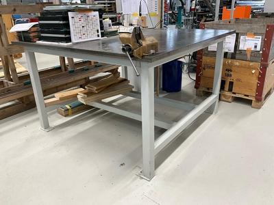 Overview picture of metal working table