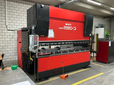 Imagen general de Combination A | 2006 Amada HFP 220-3 press brake with accessories (1, 86)