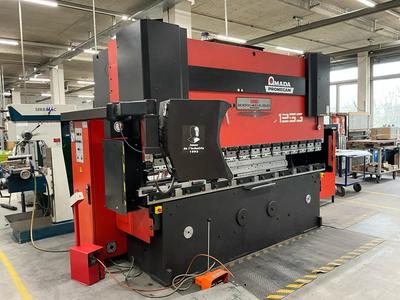 Imagen general de Combination B | Amada HFBO 125-3 press brake with accessories (2, 85)