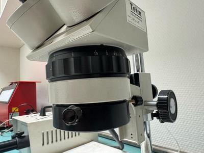 Översiktsbild av Euromex fiber optic light microscope