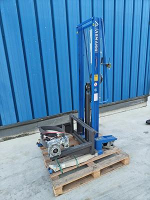 Imagen general de Armanni Manuele stapelaar + frontale vatenkantel 300kg