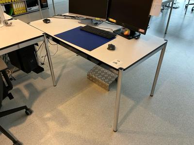 Übersichtsbild von USM Haller Desk setup