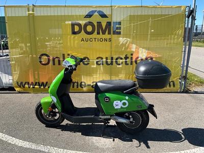 Overview picture of Super SOCO CUx Electric Scooter