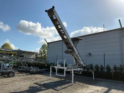 Översiktsbild av 2007 CTE Pratika 250 pick-up Scarrabile flyttbar lift för karosseriarbeten