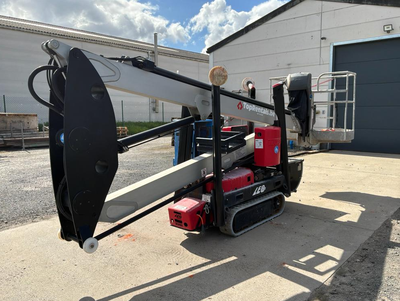 Overzichtsfoto van Spinhoogwerker en machinetransporter aanhangwagen