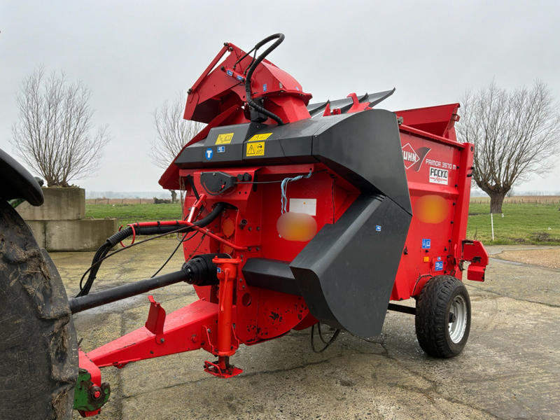2011 Kuhn Primor 3570M Soffiatore di paglia trainato