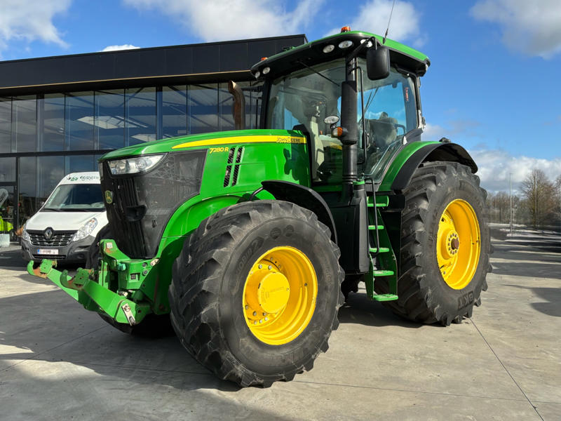 Trattore agricolo John Deere 7280R a trazione integrale