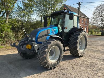 Immagine panoramica di 2013 Valtra A93 Trattore agricolo