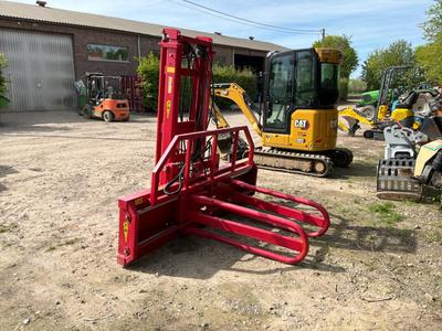 Overview picture of Wifo BKP-UD & HMD-280 Bale Clamp with lifting mast