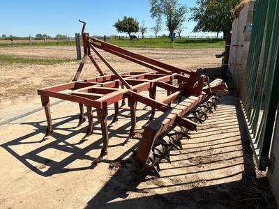 Overview picture of Deep cultivator with crumbling roller