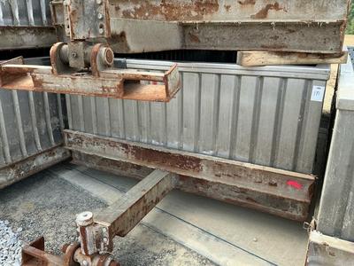 Immagine panoramica di Stainless steel transport bin