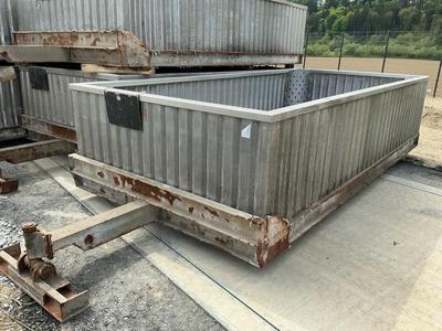 Immagine panoramica di Stainless steel transport bin