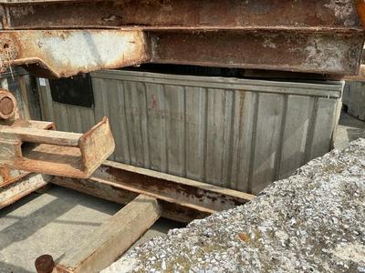 Immagine panoramica di Stainless steel transport bin