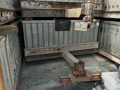Immagine panoramica di Stainless steel transport bin