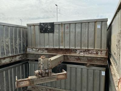 Immagine panoramica di Stainless steel transport bin