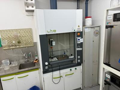 Photo d'aperçu de 2016 Lab interior Fume cupboards